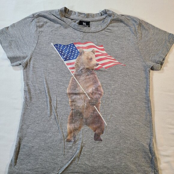 Revolution Grey Bear with Flag T-Shirt size Medium (8/10) - C059 - Picture 1 of 6
